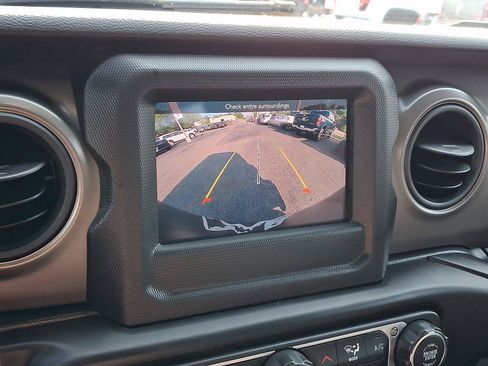 Used 2022 Jeep Wrangler Unlimited Sport AWD/4WD image 17