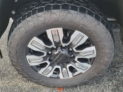 Used 2024 GMC Sierra 2500 Denali w/ Denali Reserve Package image 10