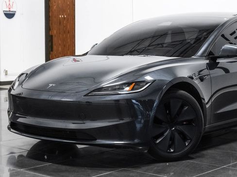 Used 2024 Tesla Model 3 Standard Range RWD image 8