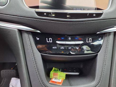 Used 2025 Cadillac XT5 Luxury image 16