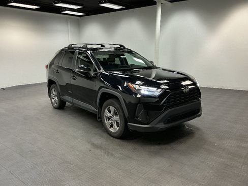 Used 2022 Toyota RAV4 XLE w/ Convenience Package AWD/4WD image 7