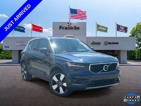 Used 2021 Volvo XC40 T5 Momentum w/ Premium Package AWD/4WD image 1