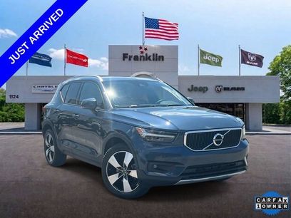 Used 2021 Volvo XC40 T5 Momentum w/ Premium Package
