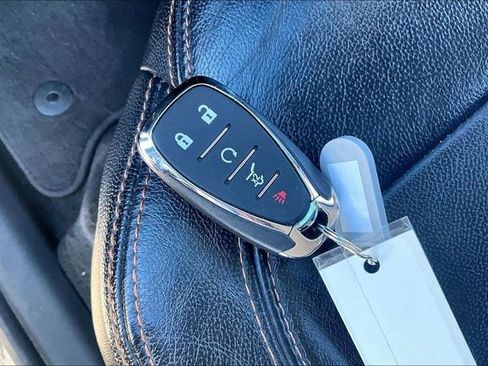 Used 2019 Chevrolet Traverse LT image 11