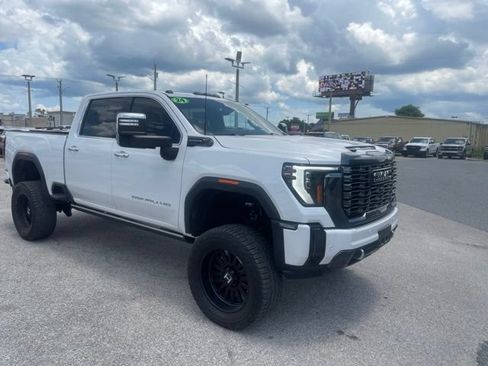 Used 2024 GMC Sierra 2500 Denali Ultimate AWD/4WD image 15