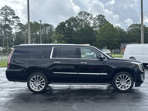 Used 2020 Cadillac Escalade ESV Luxury RWD image 9