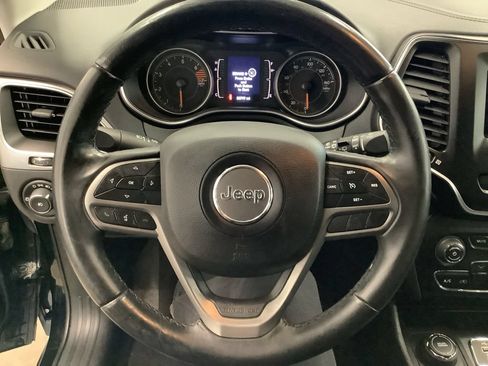Used 2019 Jeep Cherokee Latitude Plus AWD/4WD image 7