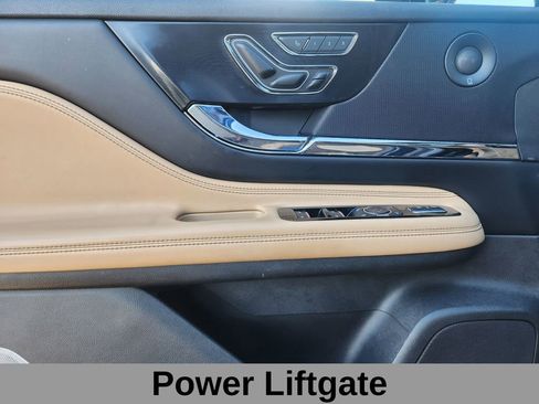 Used 2020 Lincoln Corsair Reserve w/ Equipment Group 202A image 8