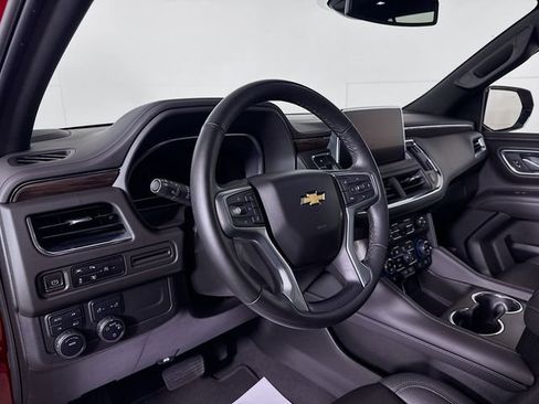 Used 2023 Chevrolet Suburban LT w/ Luxury Package AWD/4WD image 11
