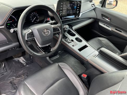 Certified 2022 Toyota Sienna XSE w/ XSE Plus Package FWD image 20