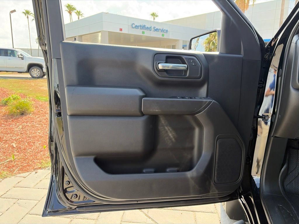 Used 2026 Chevrolet Silverado 1500 Custom w/ Turbomax Blackout Package RWD image 12