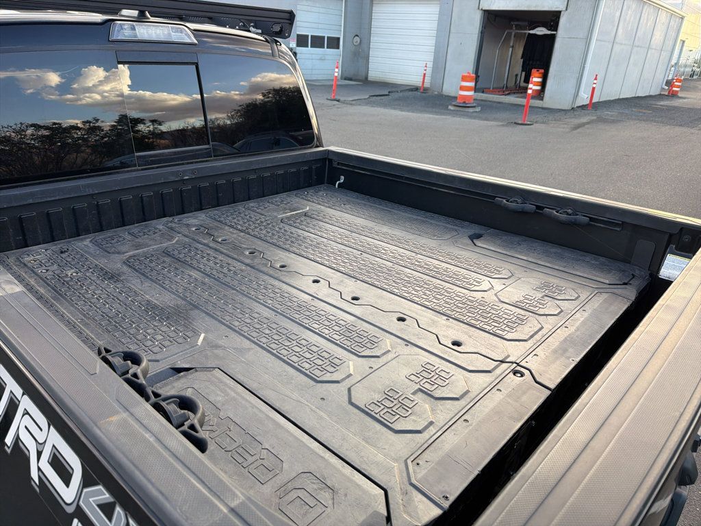 Used 2022 Toyota Tacoma TRD Off-Road w/ TRD Premium Off Road Package AWD/4WD image 13