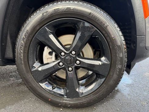 Certified 2025 Jeep Grand Cherokee L Limited w/ Luxury Tech Group II image 24