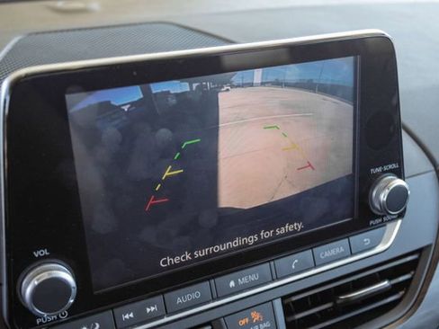 Used 2024 Nissan Altima 2.5 SV image 19