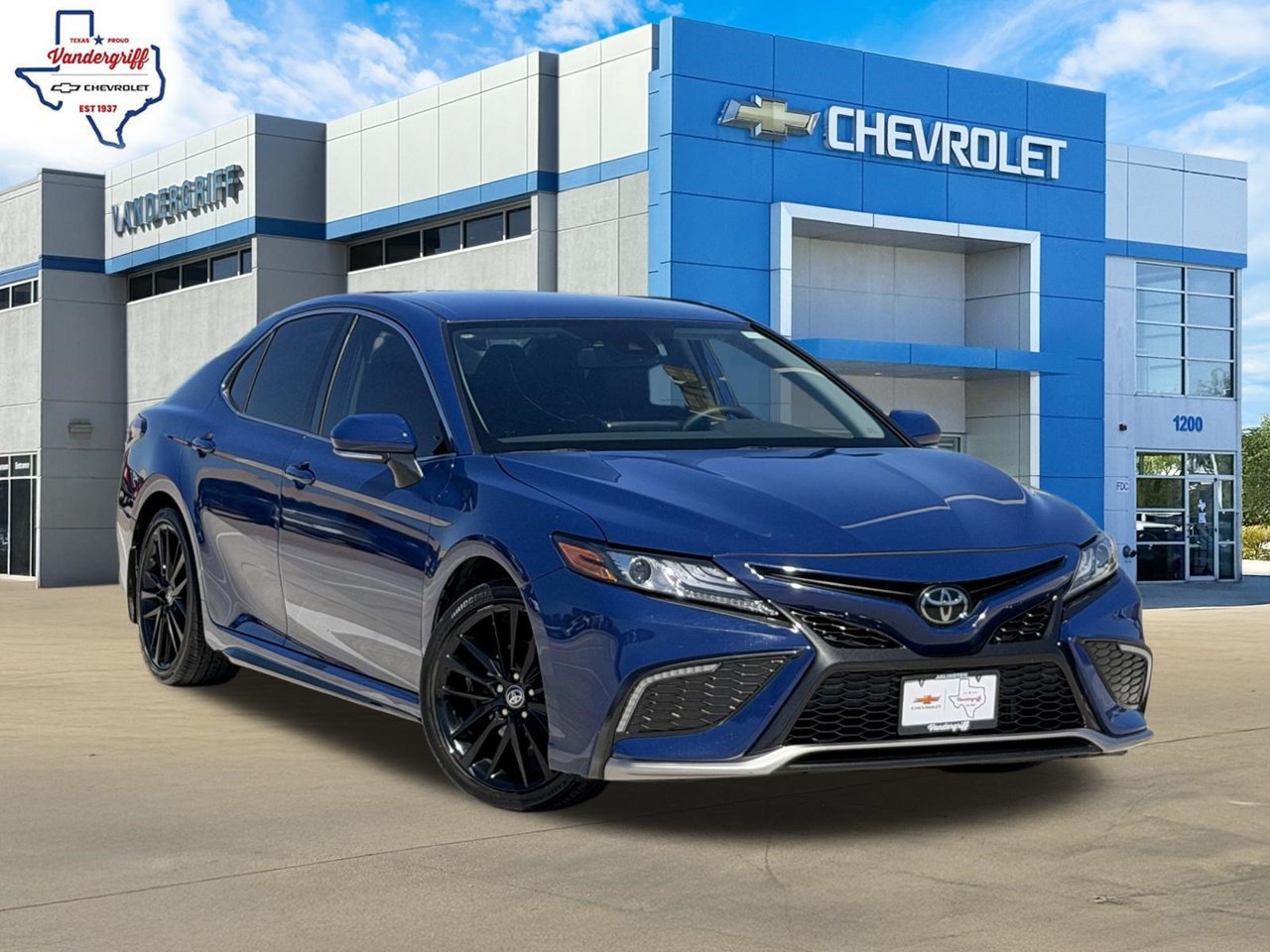 Used 2024 Toyota Camry XSE FWD image 1