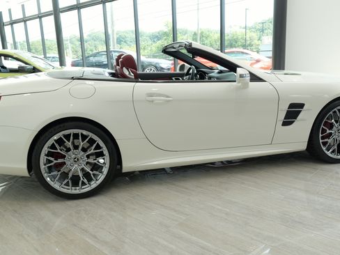 Used 2018 Mercedes-Benz SL 550 image 10