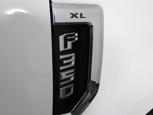 Used 2021 Ford F350 XL w/ Power Equipment Group image 9