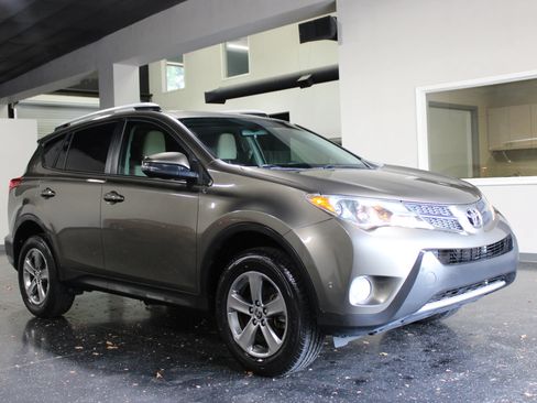 Used 2015 Toyota RAV4 XLE FWD image 1