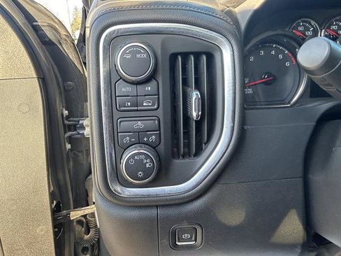 Used 2021 Chevrolet Silverado 1500 LT AWD/4WD image 17
