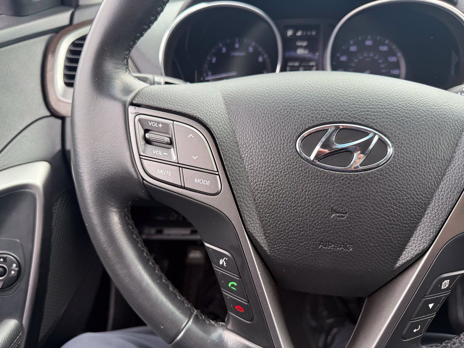 Used 2017 Hyundai Santa Fe Sport 2.0T FWD image 19