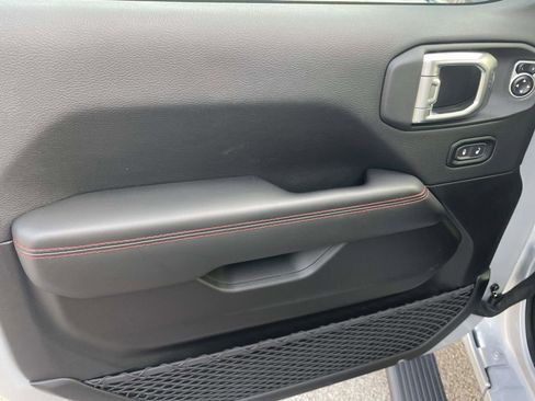 Used 2024 Jeep Wrangler Unlimited Rubicon image 15