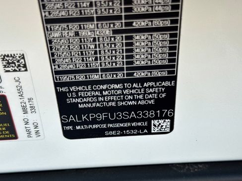 New 2025 Land Rover Range Rover SE image 30