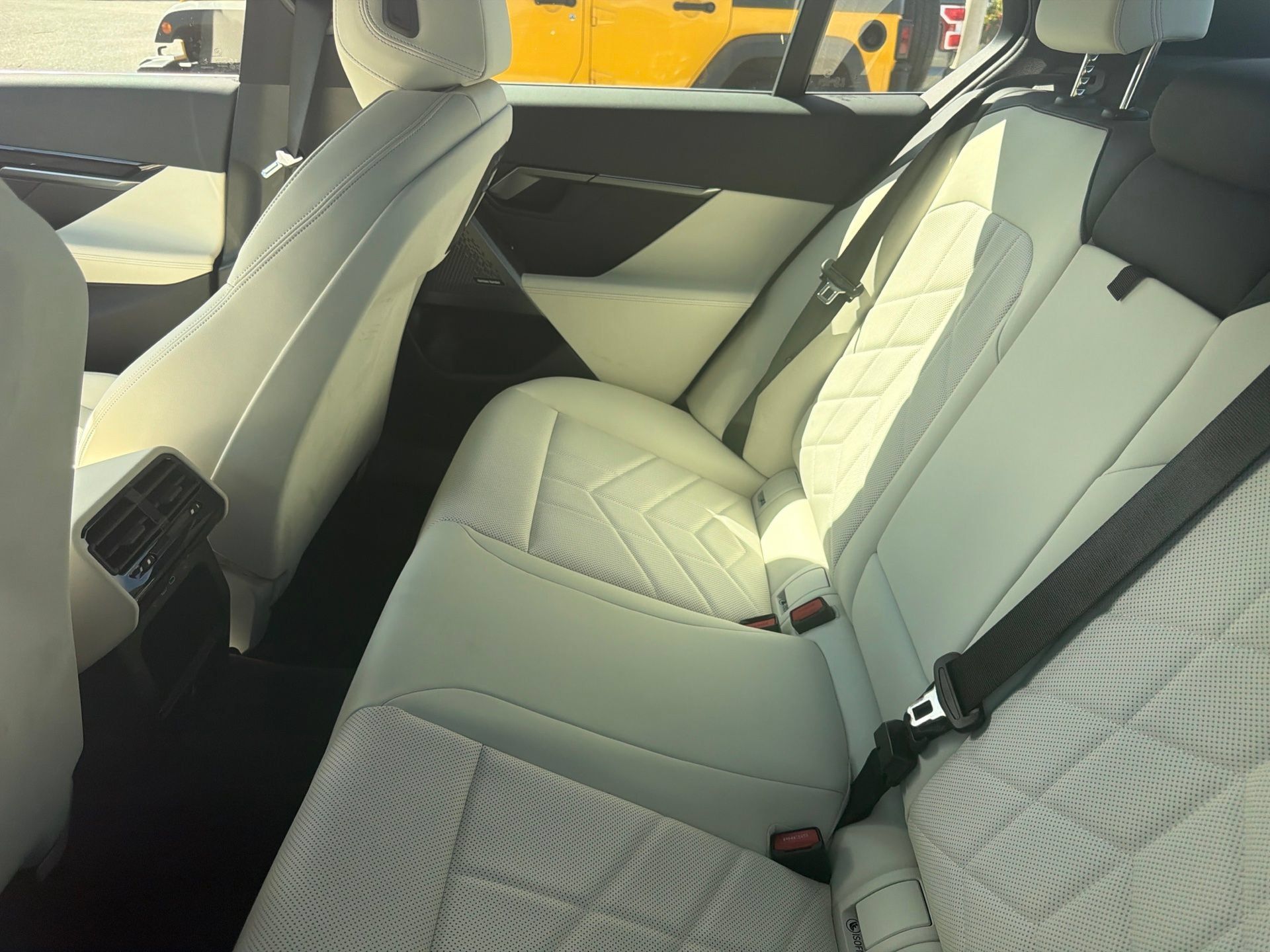 Used 2024 BMW i5 eDrive40i w/ Premium Package RWD image 24