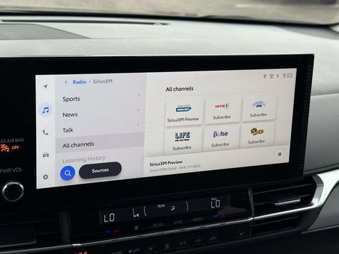 Used 2025 Toyota Sienna XLE image 14