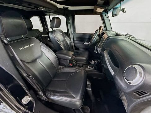 Used 2017 Jeep Wrangler Unlimited Rubicon AWD/4WD image 29