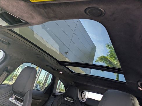 New 2026 Jaguar F-PACE SVR image 22