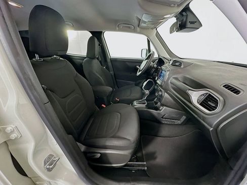 Used 2019 Jeep Renegade Latitude image 26