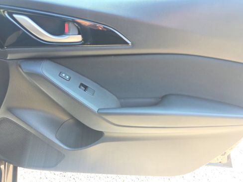 Used 2015 MAZDA MAZDA3 i Sport FWD image 19
