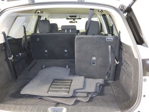 Used 2025 Nissan Pathfinder SV image 51