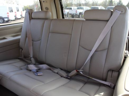 Used 2006 Cadillac Escalade ESV AWD image 19