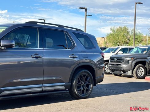Used 2024 Honda Pilot Touring image 9