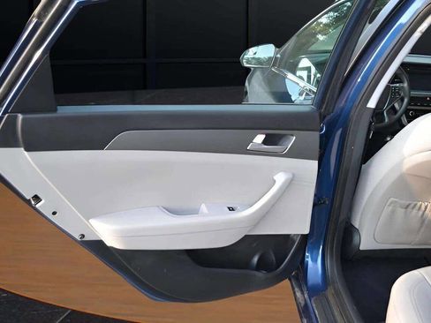 Used 2016 Hyundai Sonata SE image 18