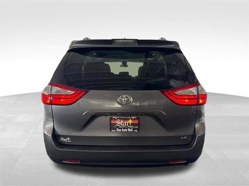 Used 2018 Toyota Sienna LE FWD image 6