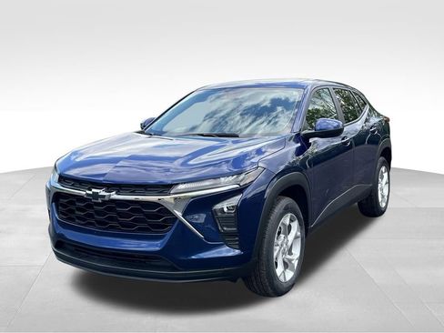 Certified 2024 Chevrolet Trax LS w/ LS Convenience Package FWD image 1