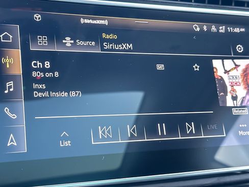 Used 2023 Audi Q8 Premium image 29