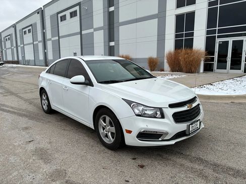Used 2015 Chevrolet Cruze LT image 3