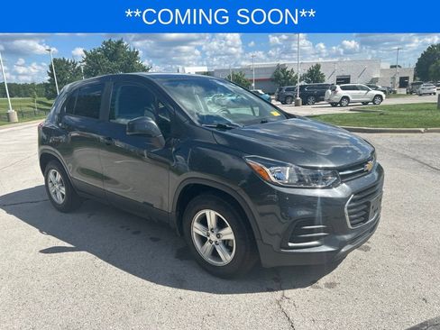 Used 2019 Chevrolet Trax LS w/ Tint and Cruise Package FWD image 3