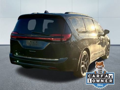 Used 2021 Chrysler Pacifica Touring w/ S Appearance Package image 15