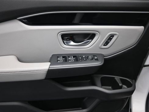 Used 2025 Honda Pilot Touring image 23