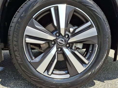 Used 2023 Nissan Rogue Platinum w/ Platinum Premium Package AWD/4WD image 12