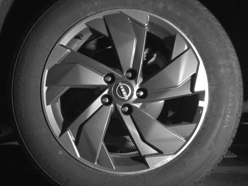 Used 2025 Nissan Rogue SV FWD image 14