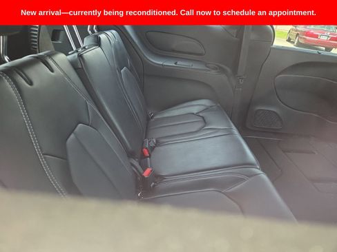 Used 2025 Chrysler Pacifica Select FWD image 9