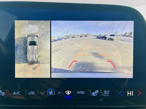 Certified 2024 Chevrolet Traverse RS image 15