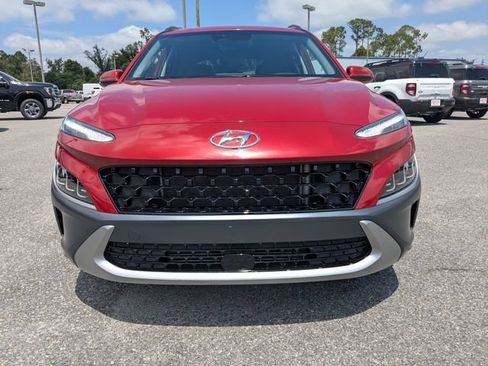 Used 2022 Hyundai Kona Limited w/ Cargo Package FWD image 11