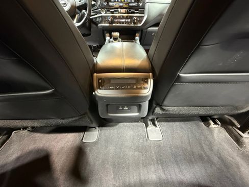 Certified 2022 Nissan Pathfinder SL w/ SL Black Package image 32