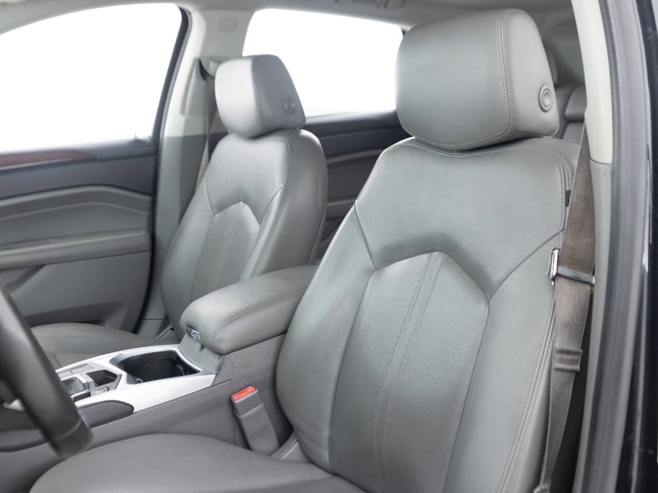 Used 2011 Cadillac SRX Luxury FWD image 24